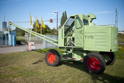 Tag der offenen Tuer 2010 bei HYDREMA mit Betriebsrundgaengen, Maschinenvorfuehrungen und Testfahrten durch Besucher