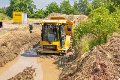 Die Betriebe des Gewerbegebietes haben zum Tag der offenen Tür eingeladen Die Betriebe des Gewerbegebietes haben zum Tag der offenen Tür eingeladen